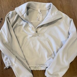 Lululemon - Brushed Softstreme Half Zip Size 4 in Color Bone